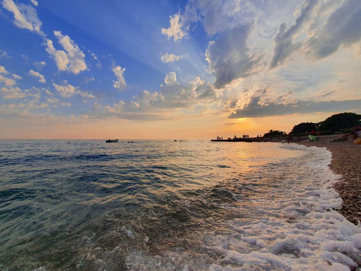 Apartments Ostrea - Ana โนวาลยา ภายนอก รูปภาพ